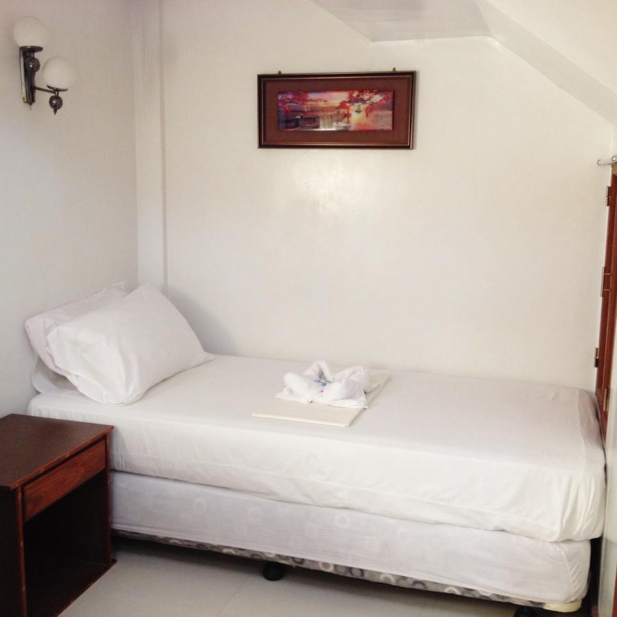 Peria Seafront Pensione Roxas  Exterior foto
