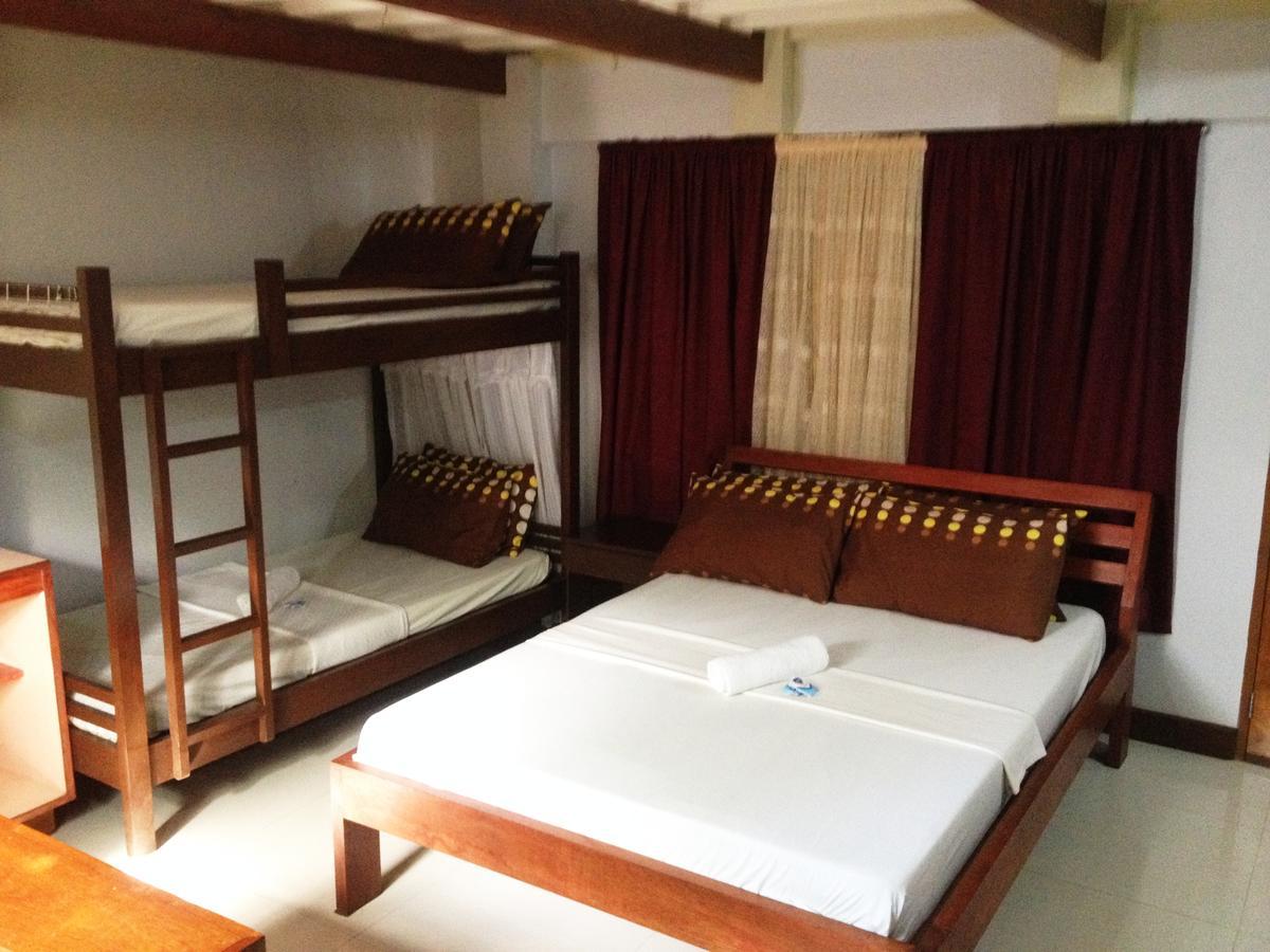 Peria Seafront Pensione Roxas  Exterior foto