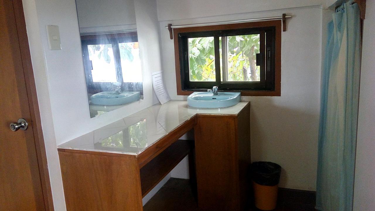 Peria Seafront Pensione Roxas  Exterior foto